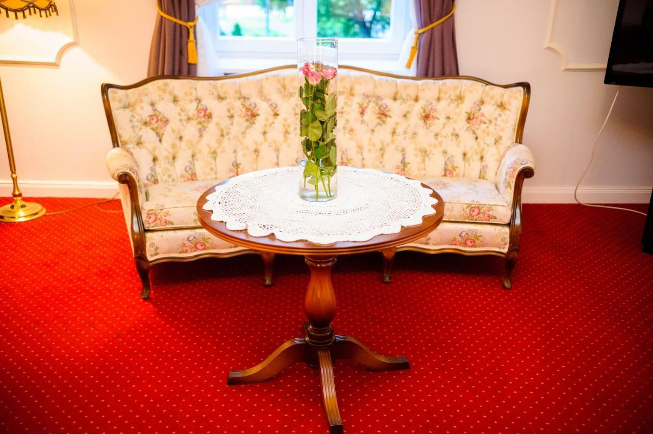 Hotel Dwor Sojki Ngoại thất bức ảnh