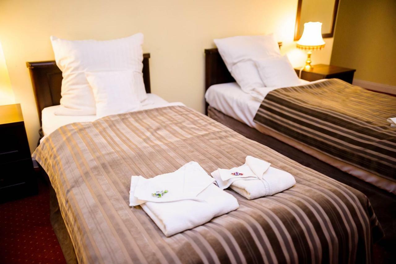 Hotel Dwor Sojki Ngoại thất bức ảnh