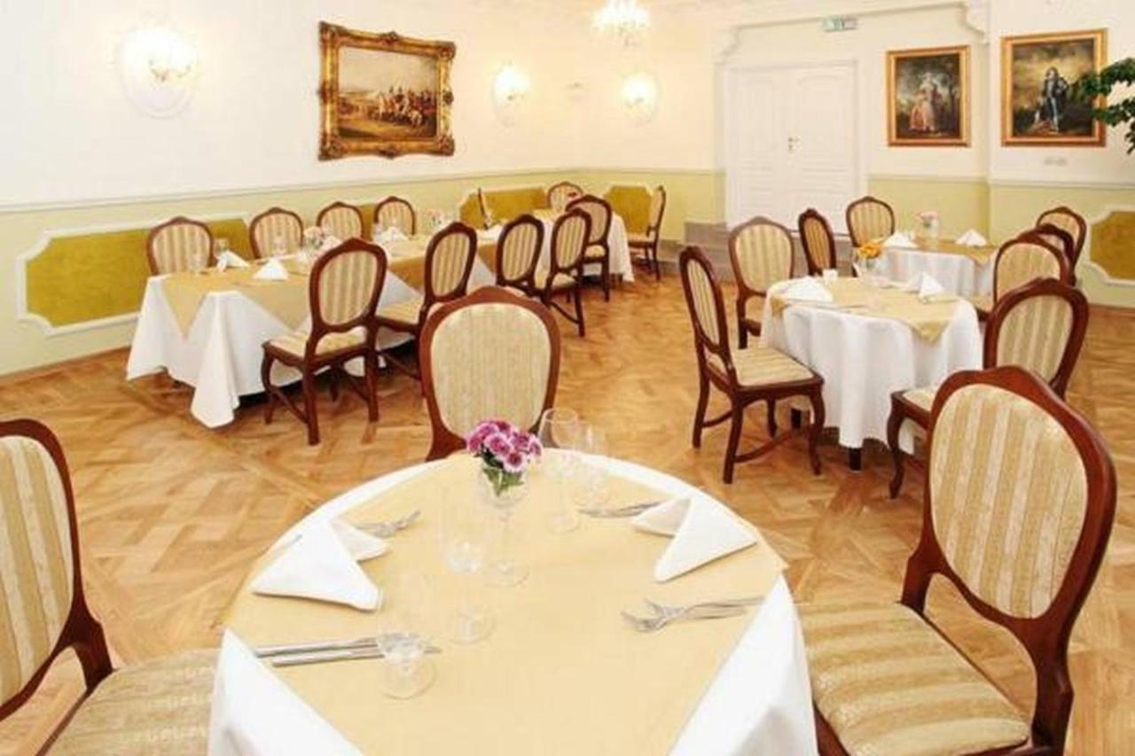 Hotel Dwor Sojki Ngoại thất bức ảnh