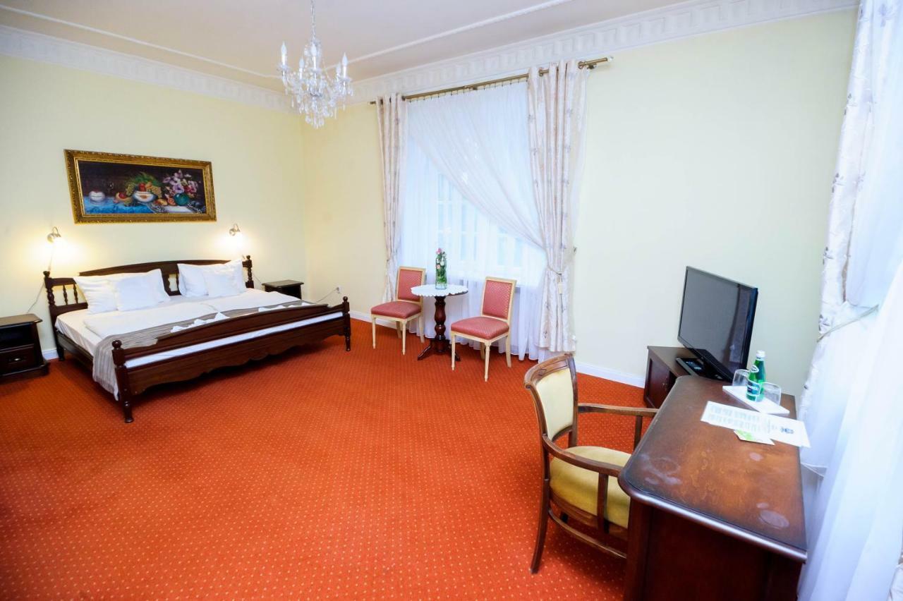 Hotel Dwor Sojki Ngoại thất bức ảnh