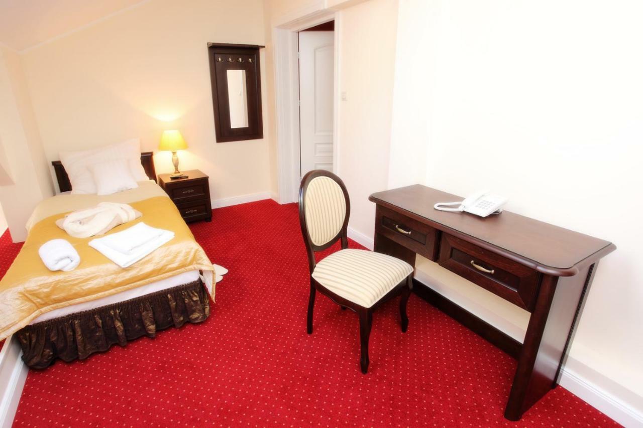 Hotel Dwor Sojki Ngoại thất bức ảnh